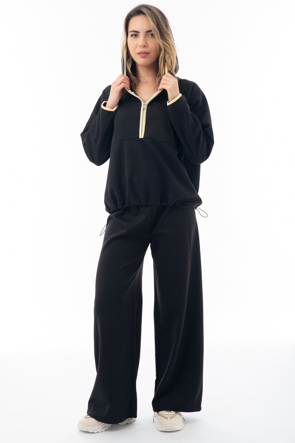 Σετ Φόρμες Μαύρο Με Λεπτομέρεια Όχρα - Image 4