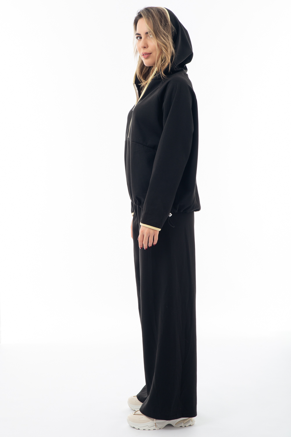 Σετ Φόρμες Μαύρο Με Λεπτομέρεια Όχρα - Image 5