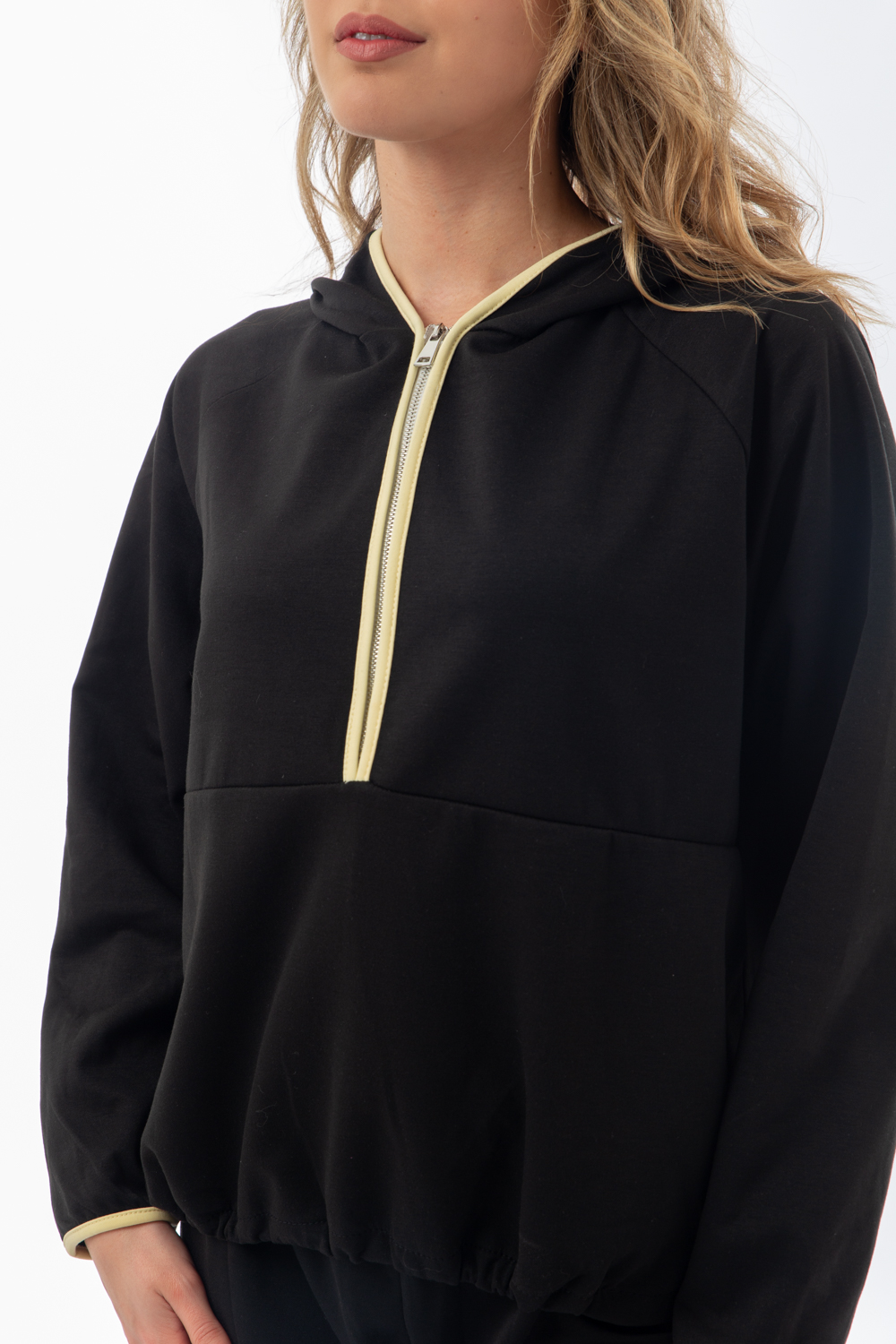 Σετ Φόρμες Μαύρο Με Λεπτομέρεια Όχρα - Image 6