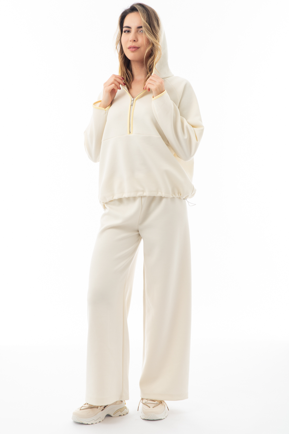 Σετ Φόρμες Off White Με Λεπτομέρεια Όχρα - Image 4